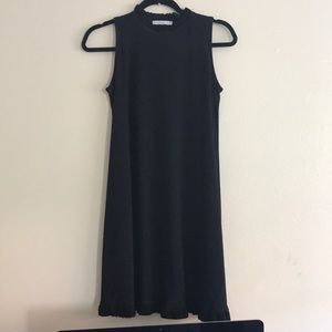 Flowy sleeveless black dress
